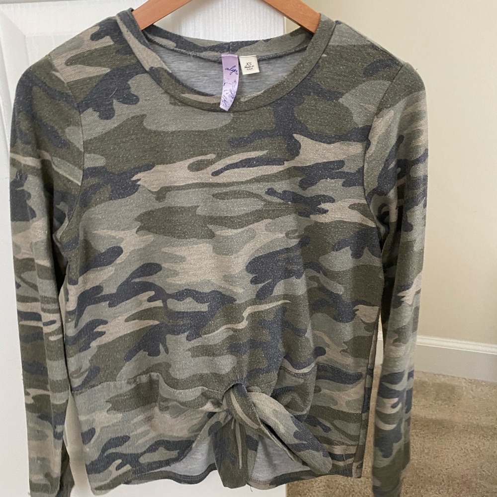 Camo top
